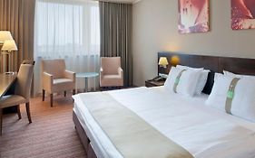 Holiday Inn Bratislava 4*